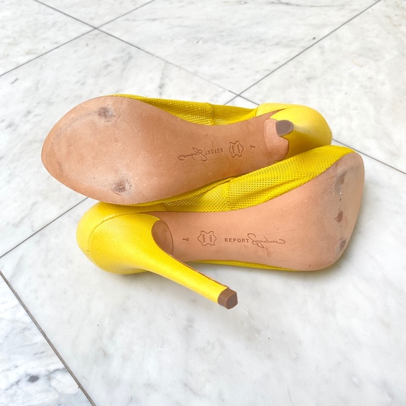 REPORT SIGNATURE Yellow open toe Platform Pumps size 7 - Picture 9 of 13